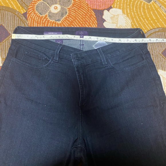 NYDJ -Sheri perfect condition - Picture 3 of 5